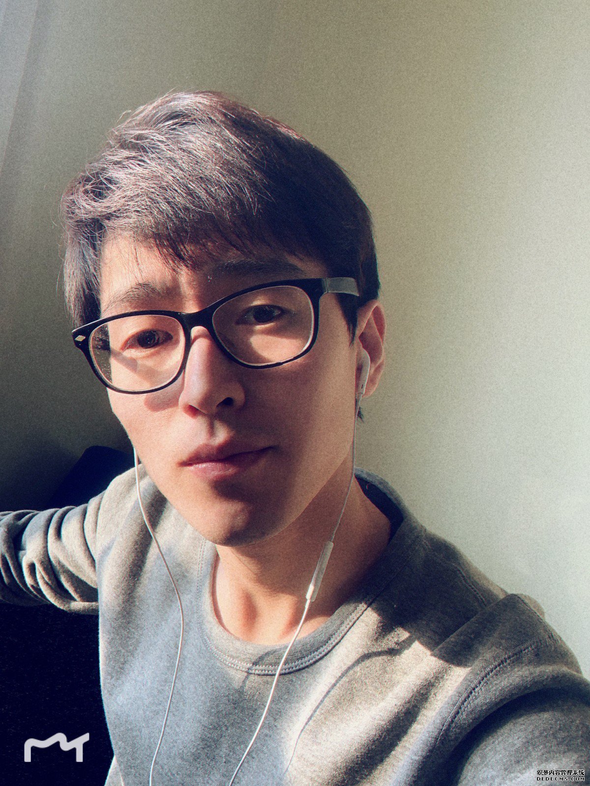 致敬华语乐坛的新出的1.90传奇私服beyond 樊乐摇滚单曲《赌徒》今日上线