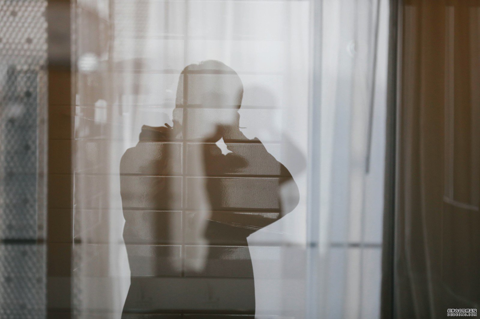 致敬华语乐坛的新出的1.90传奇私服beyond 樊乐摇滚单曲《赌徒》今日上线